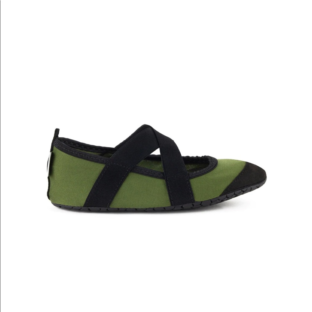 FitKicks Crossovers Women's Footwear Shoes - Green - New